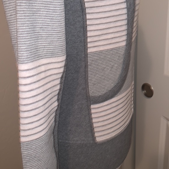 LULULEMON SIZE 4 GORGEOUS ZIPPERED HOODED THICK JACKET - Picture 10 of 13